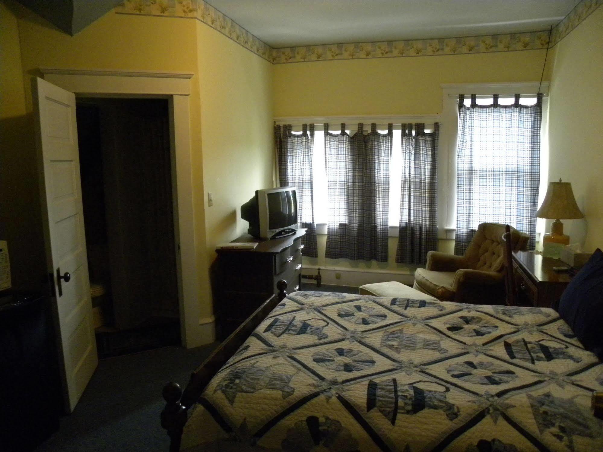 Victorian Charm Inn Towanda Buitenkant foto