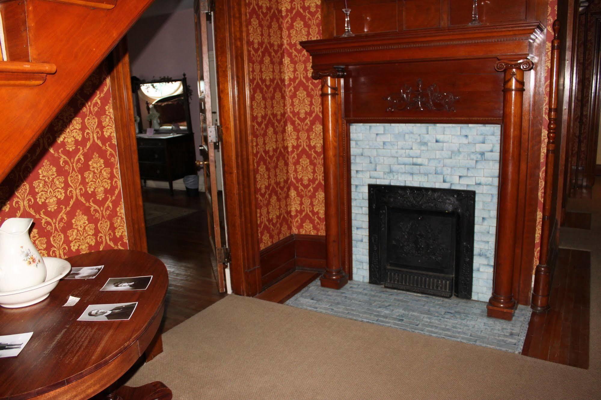 Victorian Charm Inn Towanda Buitenkant foto